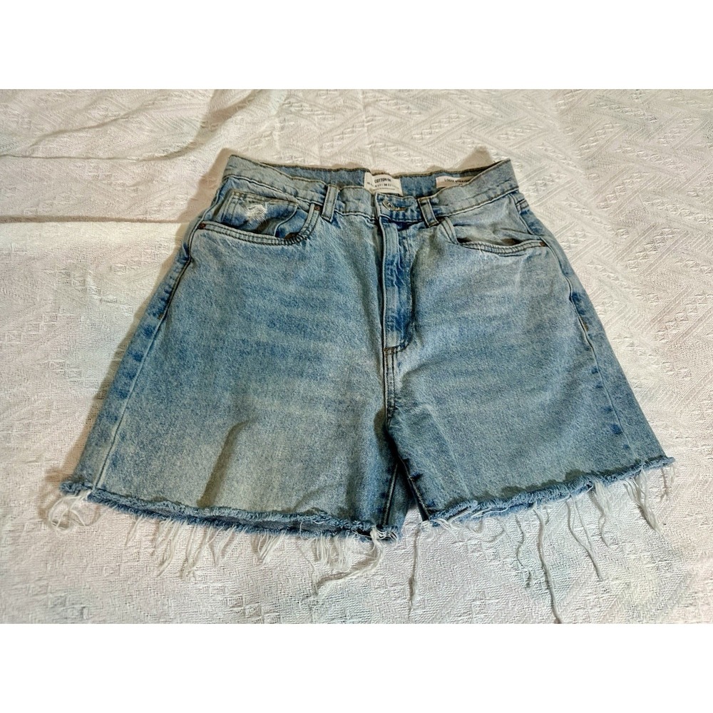 Cotton On Straight Leg Jean Women's Blue Denim Shorts Bermuda Raw Hem Size 6